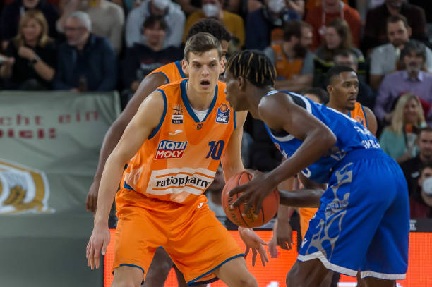 效力于国家 效力于国家